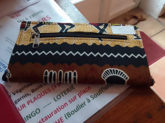 32 - porte monnaie rectangulaire 8€