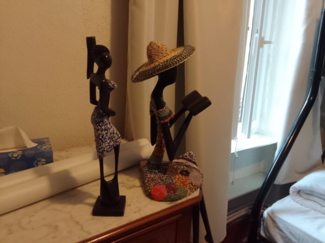 12- Liseuse bois et perles de 40 à 100 € suivant les tailles