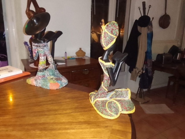 19 - Liseuse bois et perles de 40 à 100 € suivant les tailles